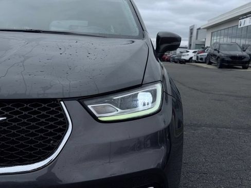 Certified 2023 Chrysler Pacifica Touring-L FWD image 4