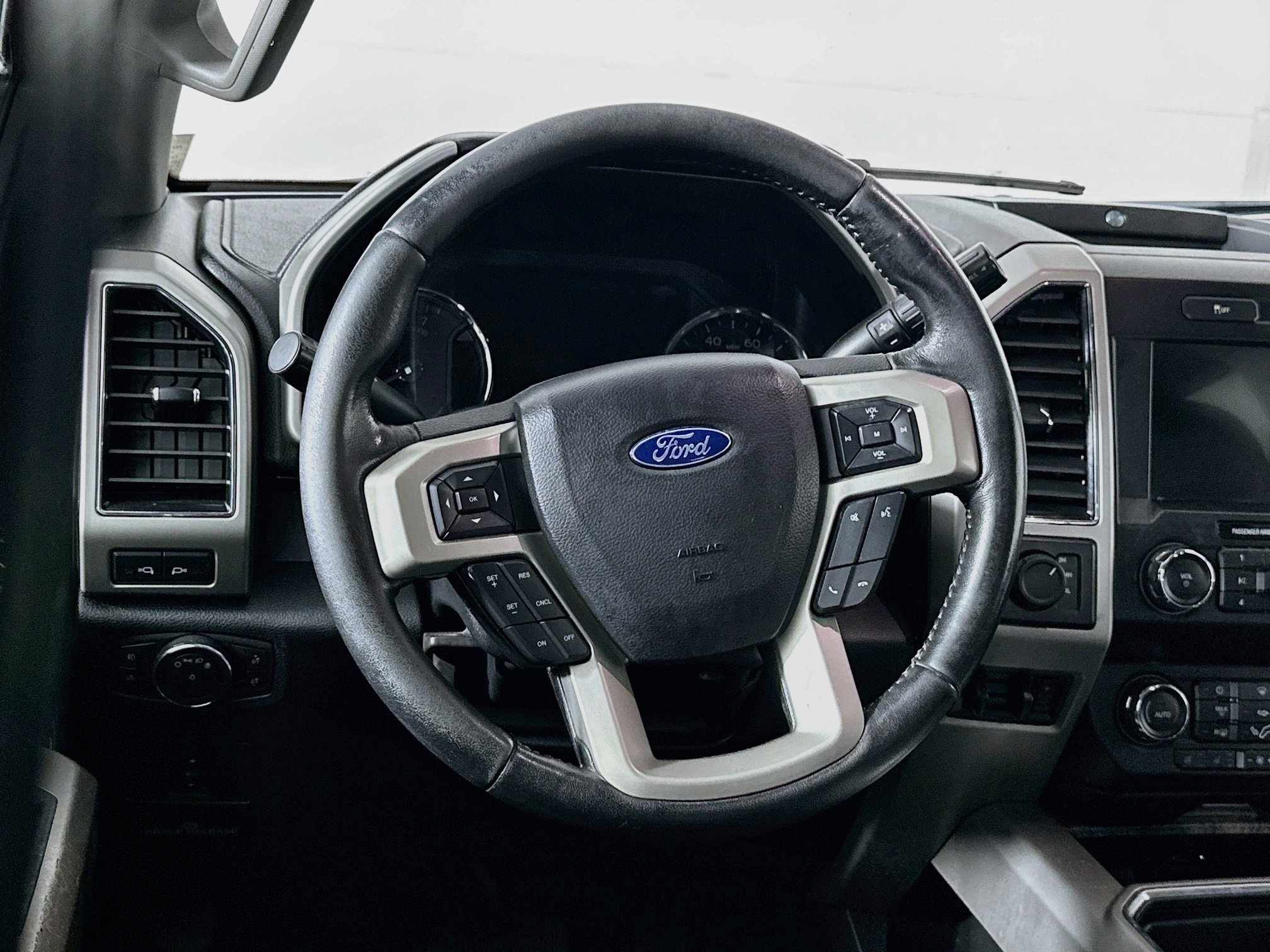 Used 2019 Ford F250 Lariat w/ Lariat Value Package AWD/4WD image 18