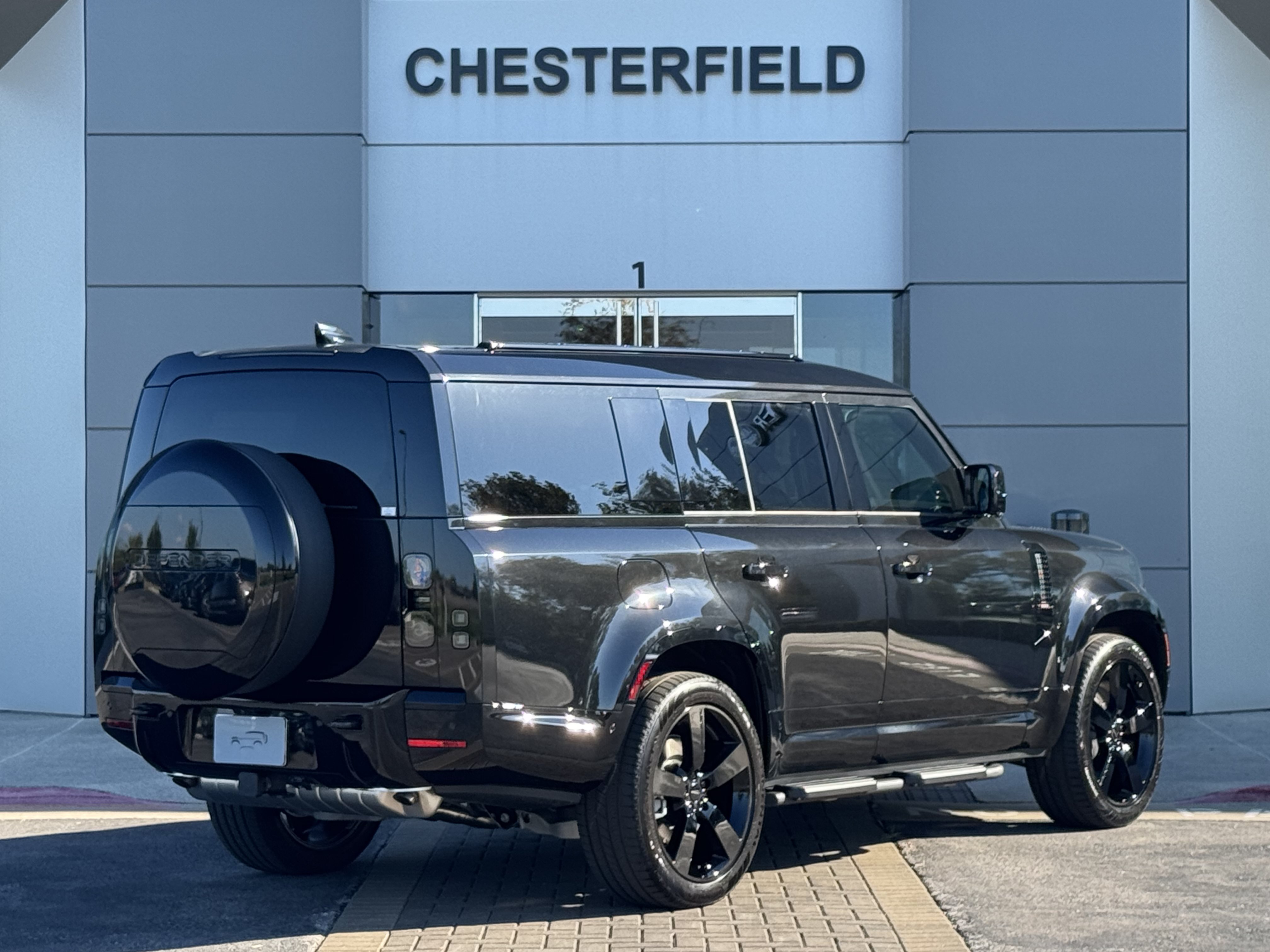 New 2026 Land Rover Defender 130 X-Dynamic SE AWD/4WD image 2
