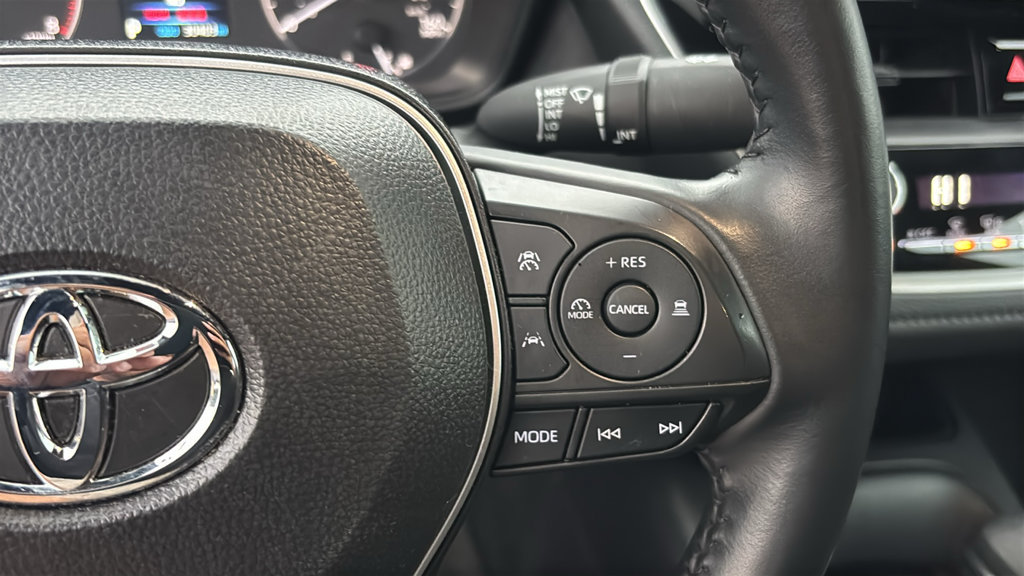 Used 2025 Toyota Corolla SE FWD image 19