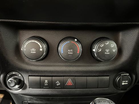 Used 2017 Jeep Wrangler Unlimited Sport w/ Quick Order Package 24S AWD/4WD image 20