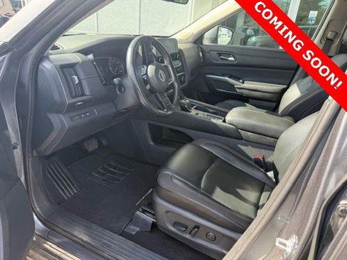 Used 2023 Nissan Pathfinder SL w/ SL Premium Package image 4