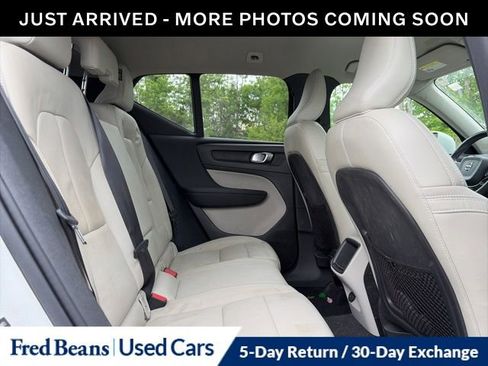 Used 2019 Volvo XC40 T5 Momentum AWD/4WD image 14