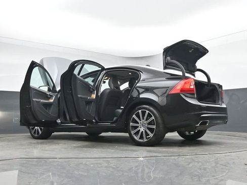 Used 2018 Volvo S60 T5 Inscription Platinum w/ Climate Package AWD/4WD image 52