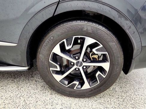 Used 2023 Kia Sportage EX FWD image 9