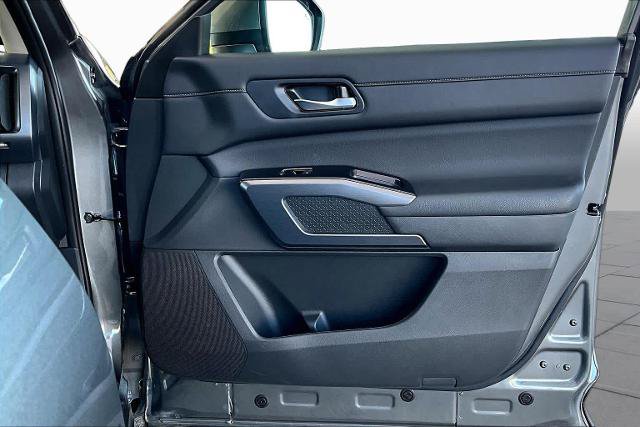 Certified 2025 Nissan Pathfinder SL FWD image 22