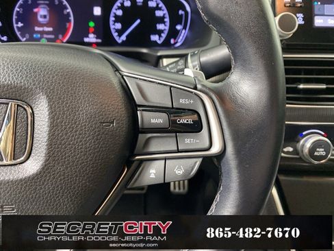 Used 2018 Honda Accord Sport image 16