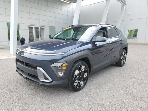 Used 2025 Hyundai Kona SEL FWD image 2