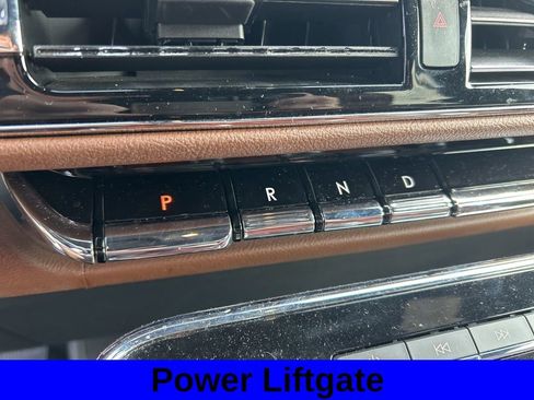Used 2023 Lincoln Navigator Reserve AWD/4WD image 12