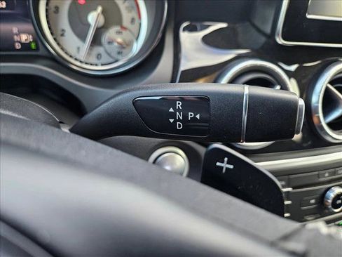 Used 2015 Mercedes-Benz CLA 250 image 11