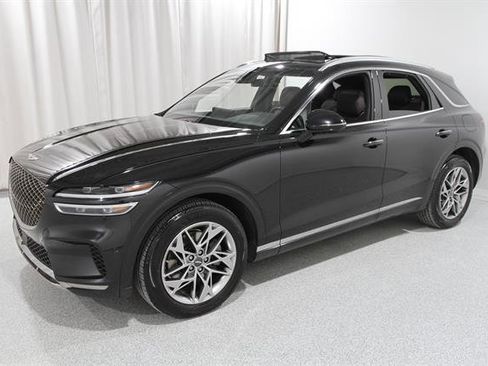 Certified 2022 Genesis GV70 2.5T w/ Advanced Package image 3