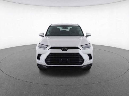 Certified 2025 Toyota Grand Highlander FWD image 2