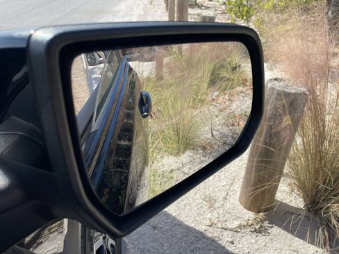 Used 2019 GMC Acadia SLT w/ Black Edition image 24