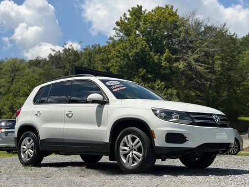 Used 2016 Volkswagen Tiguan S FWD image 1