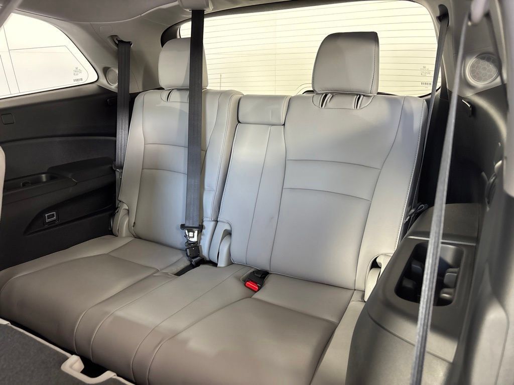 Used 2017 Honda Pilot Touring image 21