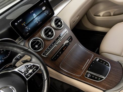Used 2021 Mercedes-Benz GLC 300 4MATIC w/ Multimedia Package image 30