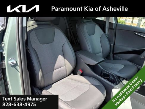 New 2026 Kia Niro EX FWD image 21