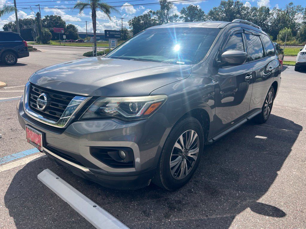 Used 2019 Nissan Pathfinder SV FWD image 2