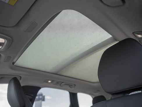 New 2026 Volvo XC60 B5 Plus w/ Protection Package Premier image 31