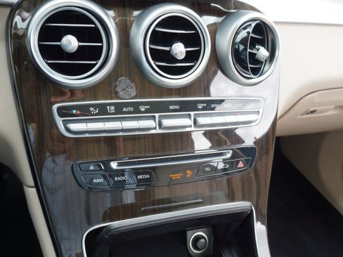 Used 2018 Mercedes-Benz GLC 300 image 18