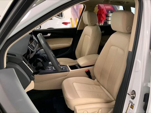 Used 2019 Audi Q5 2.0T Premium Plus w/ Premium Plus Package AWD/4WD image 10