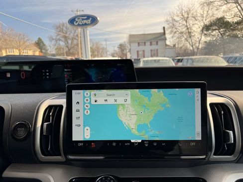 Used 2025 Ford Expedition Active image 33