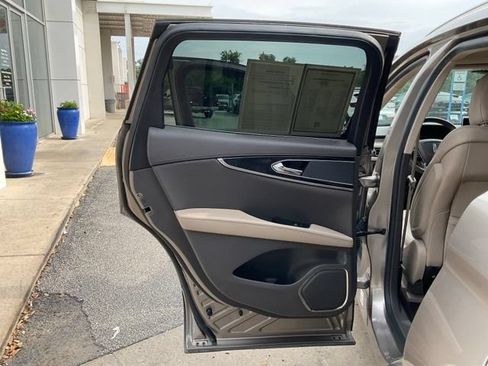 Used 2021 Lincoln Nautilus FWD w/ Equipment Group 101A image 24