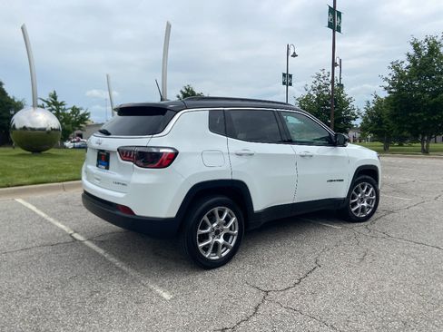 Used 2025 Jeep Compass Limited AWD/4WD image 5