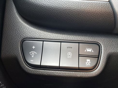 Used 2022 Kia Seltos LX image 19