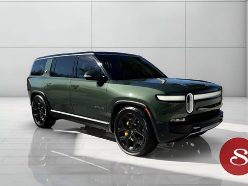 Used 2023 Rivian R1S Adventure image 7