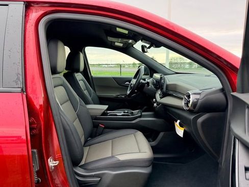 Used 2026 Chevrolet Equinox LT w/ Convenience Package II AWD/4WD image 10