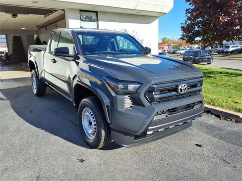 Certified 2025 Toyota Tacoma SR image 22
