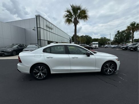 Used 2024 Volvo S60 B5 Core FWD image 26