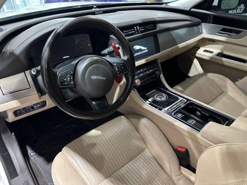 Used 2017 Jaguar XF Prestige AWD/4WD image 28