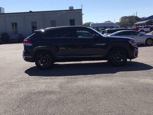 Used 2020 Volkswagen Atlas Cross Sport SE image 4