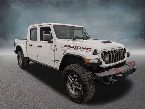 Used 2025 Jeep Gladiator Mojave AWD/4WD image 3