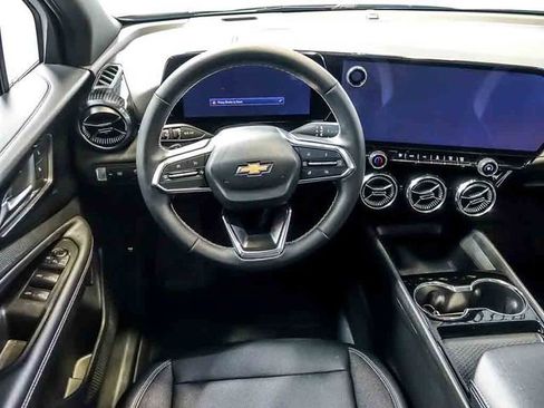 Certified 2024 Chevrolet Blazer EV LT AWD/4WD image 17