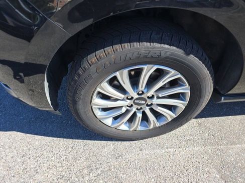 Used 2024 Lincoln Navigator L 4WD image 9