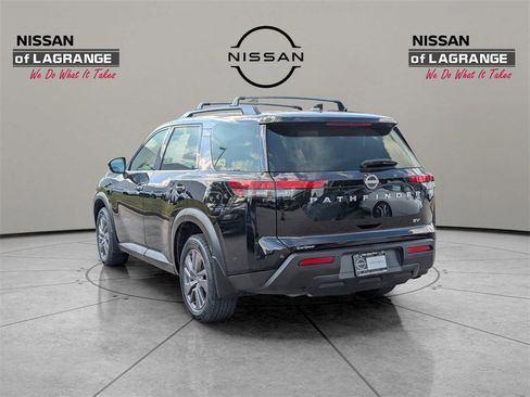 Used 2022 Nissan Pathfinder SV image 7