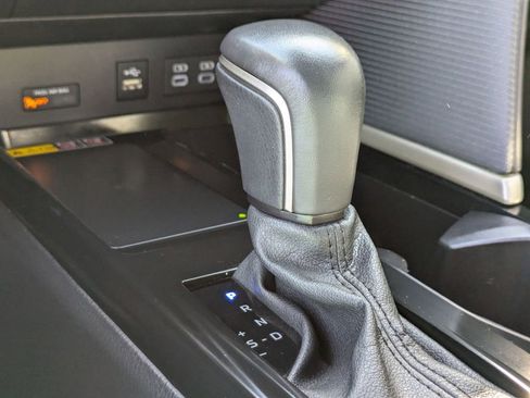 Used 2025 Toyota Camry SE image 23