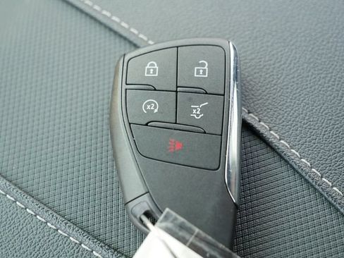 Used 2025 Chevrolet Traverse Z71 w/ Driver Confidence Package AWD/4WD image 37