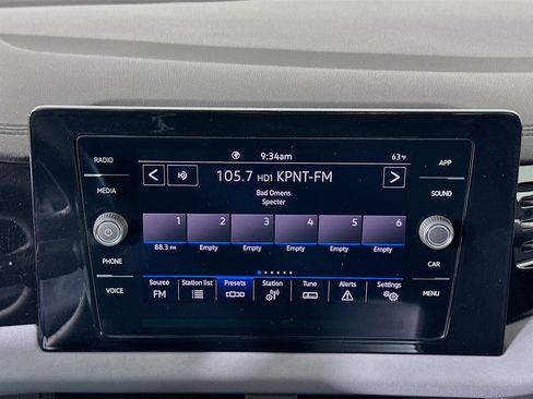 Used 2025 Volkswagen Jetta SE image 21