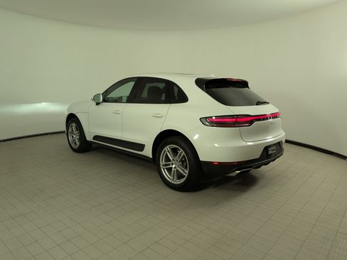 Certified 2021 Porsche Macan AWD/4WD image 3