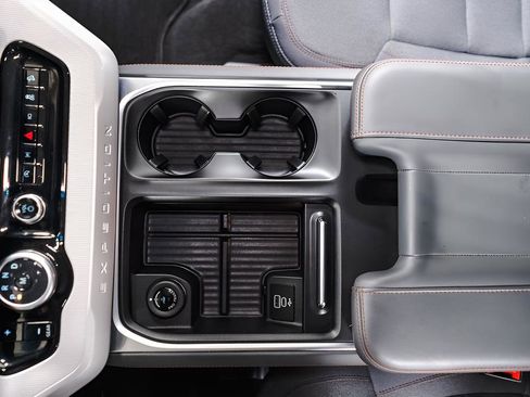 Used 2025 Ford Expedition Active image 21