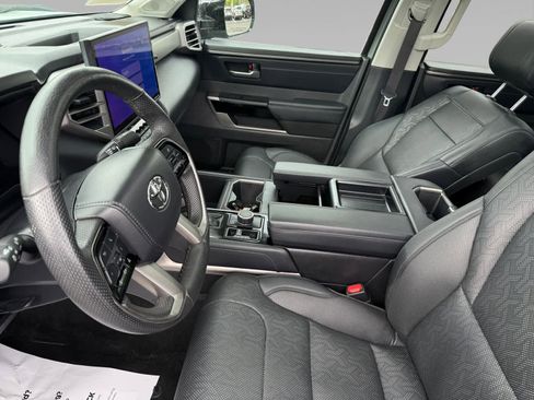 Used 2024 Toyota Tundra Limited AWD/4WD image 11