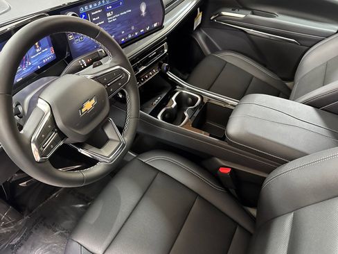 New 2026 Chevrolet Traverse LT w/ Driver Confidence Package FWD image 10