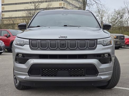 Used 2022 Jeep Compass High Altitude AWD/4WD image 3