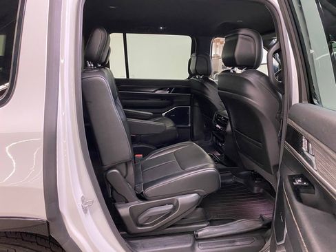 Used 2023 Jeep Wagoneer Series II w/ Flexible Seating Group RWD image 29