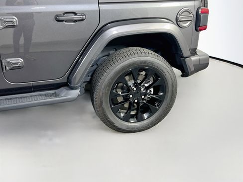Used 2021 Jeep Wrangler Unlimited Sahara image 30