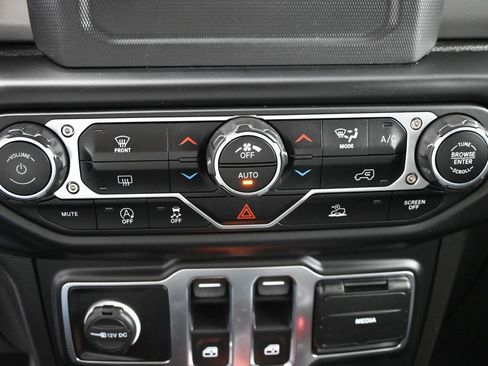 Used 2021 Jeep Wrangler Sport S image 22